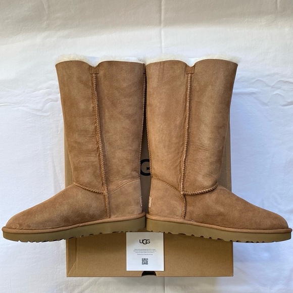 New!🍁UGG® Bailey Button Triplet Il' Boot Chestnut Suede, Size 8 - Picture 9 of 16